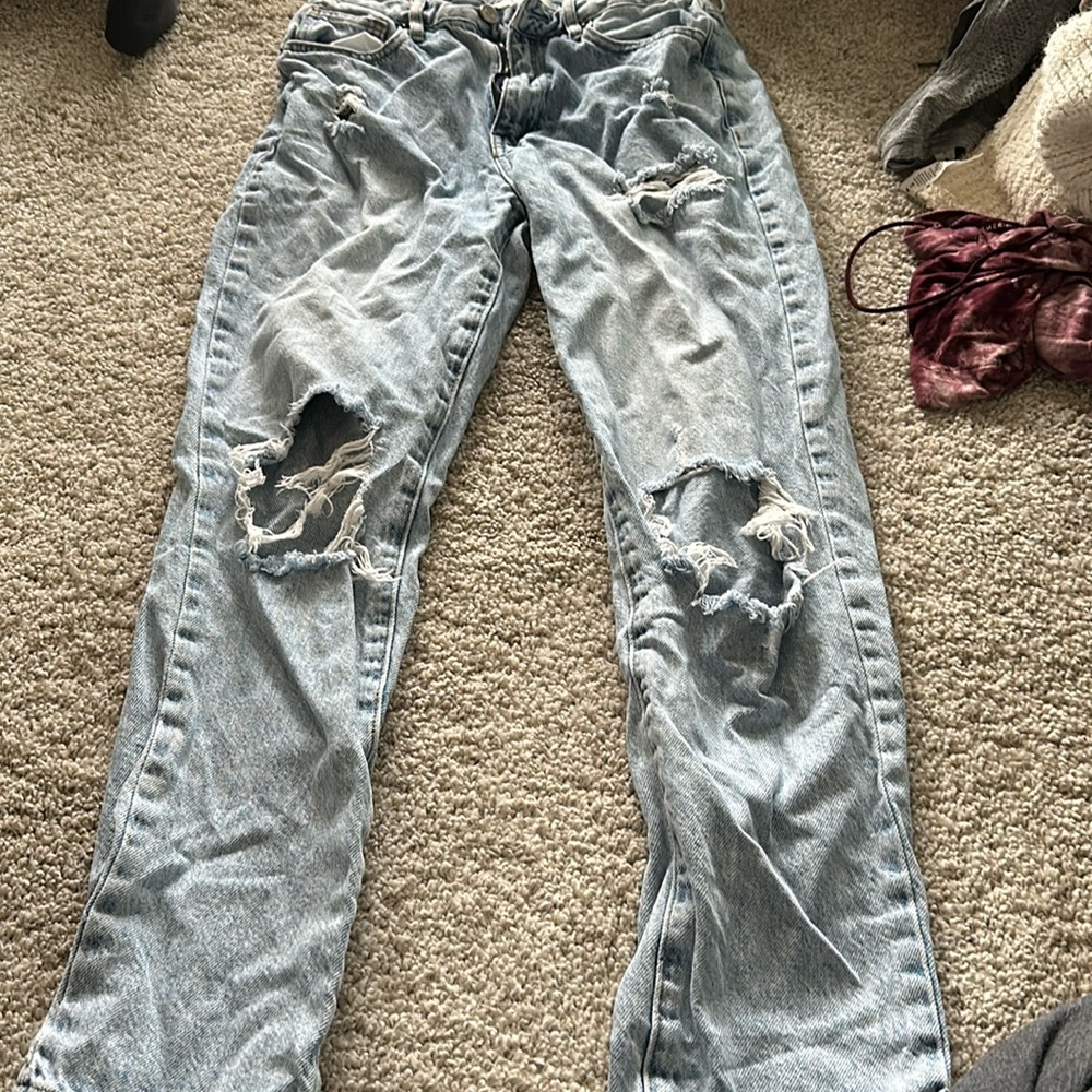 26 waist mom jean pacson!